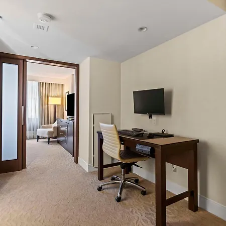 Hotel Doubletree By Hilton Washington Dc - Crystal City Arlington Exterior foto