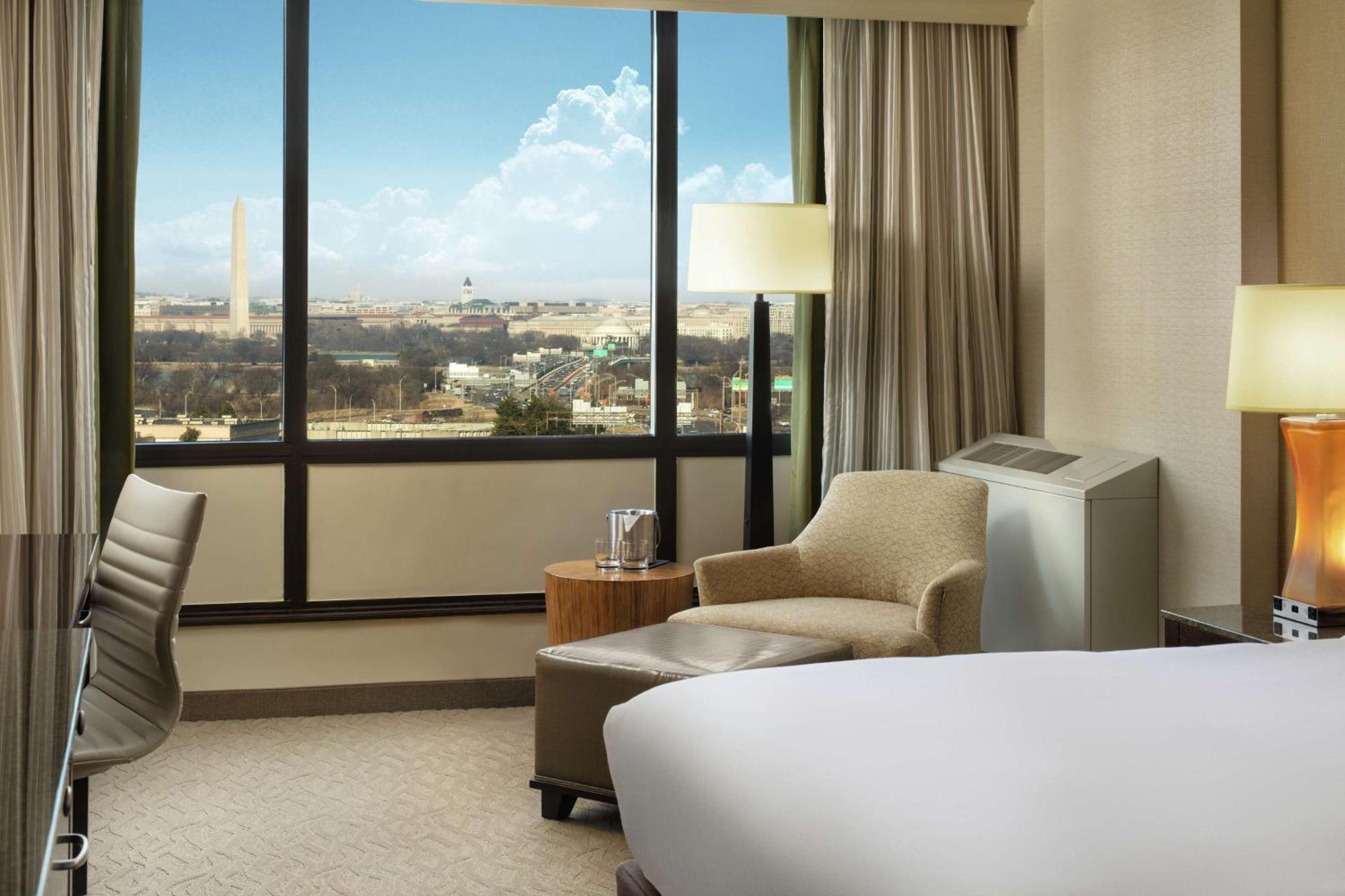 Doubletree By Hilton Washington Dc - Crystal Hotel